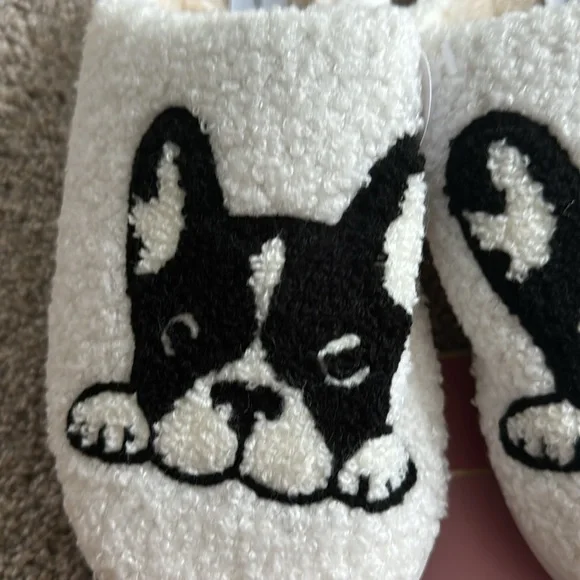 NWT MELLOW & MOD FRENCH BULLDOG SHEARLING SLIPPERS - Picture 2 of 4